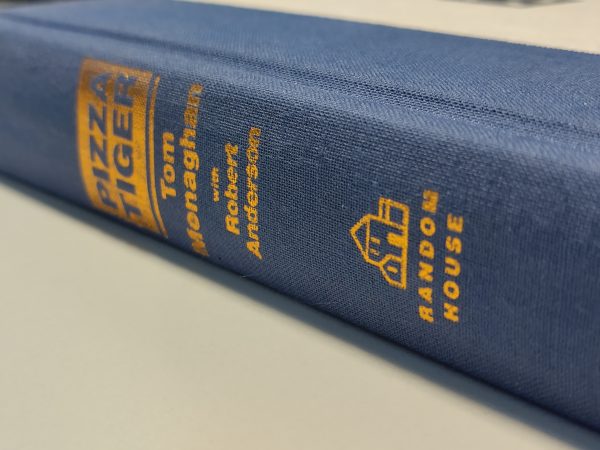 Buch Pizza Tiger – signiert von Tom Monaghan